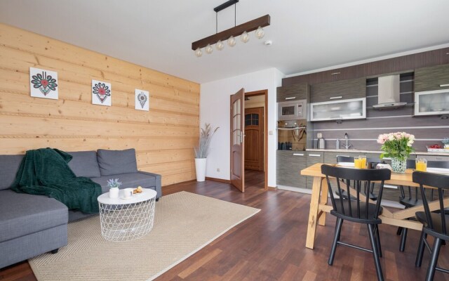 Krolewska Apartment Mountain by Renters