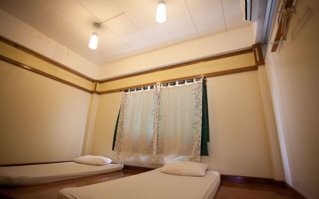 Ploy Palace Hotel
