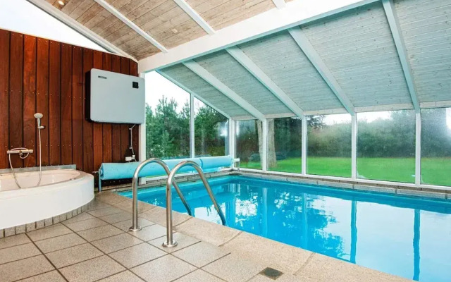 10 Person Holiday Home in Allingabro-by Traum