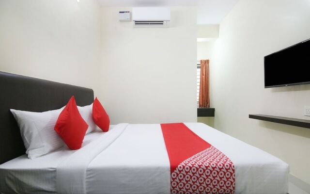 CAPITAL O 23461 Champion Lotus