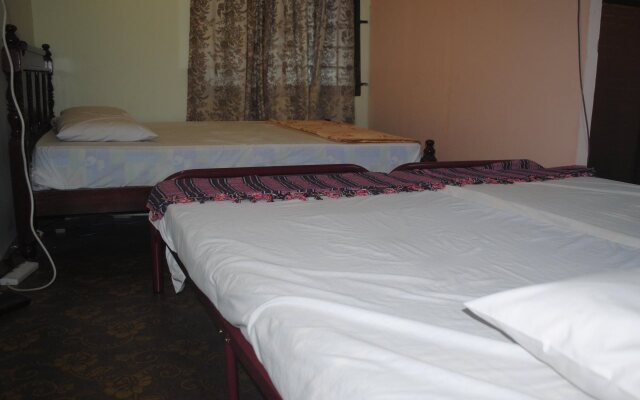 Raymond's Boutique Travelers Home - Hostel