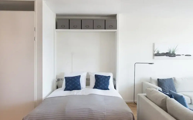 Two Room Apartment Overlooking the Harbor