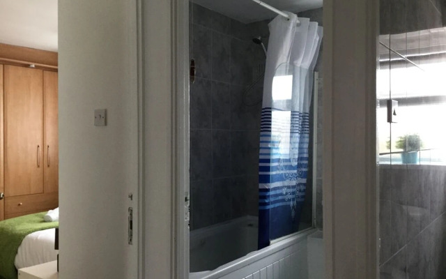 Nice 4 Bedroom near Basildon Town Center