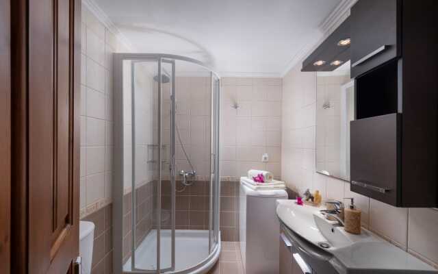 Douskos Exclusive Property