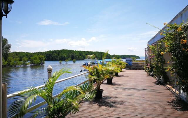 Mangrove Sanctuary Resort