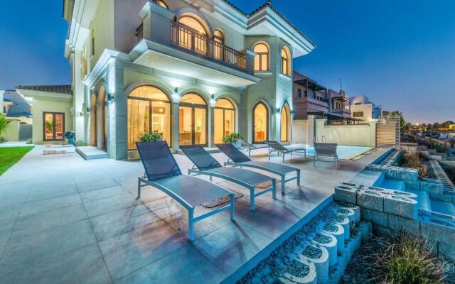 Amazing 5 Bedroom Villa With Private Pool