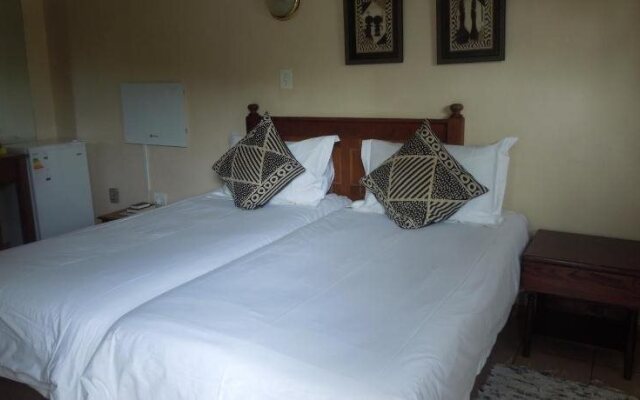 Lilac Lodge-Purple House