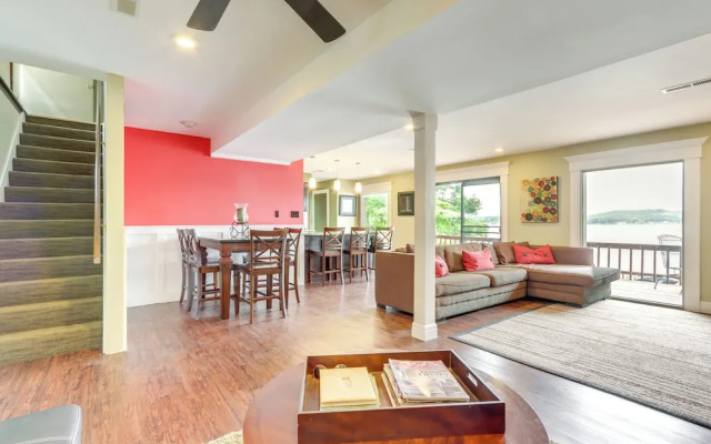 Deck & Boat Dock: Lakefront Getaway in Camdenton