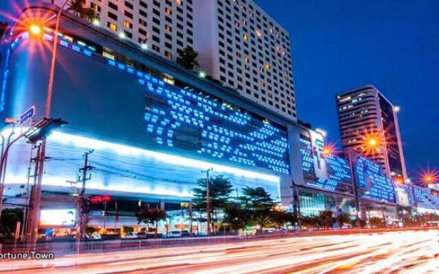 R9 Bangkok