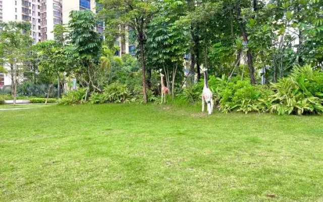 Lanyi Holiday Apartment (Doumen Aoyuan Branch)