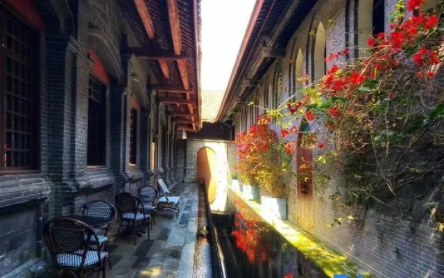 Chengdu Apostle Antique Hotel