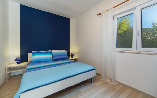 Beautiful Apartment in Brist With 1 Bedrooms and Wifi