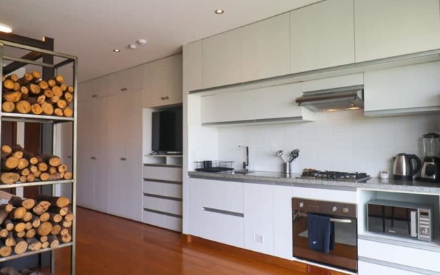 w Industrial Loft With Balcony in Barranco