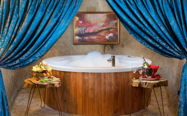 Cappadocia Splendid Cave Hotel