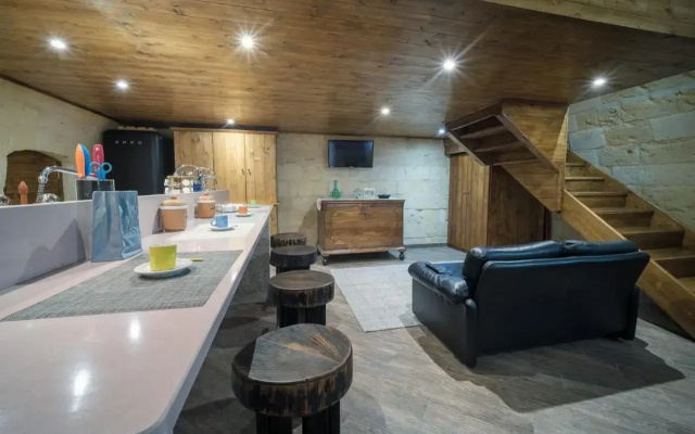 ROBERTO's Guest House