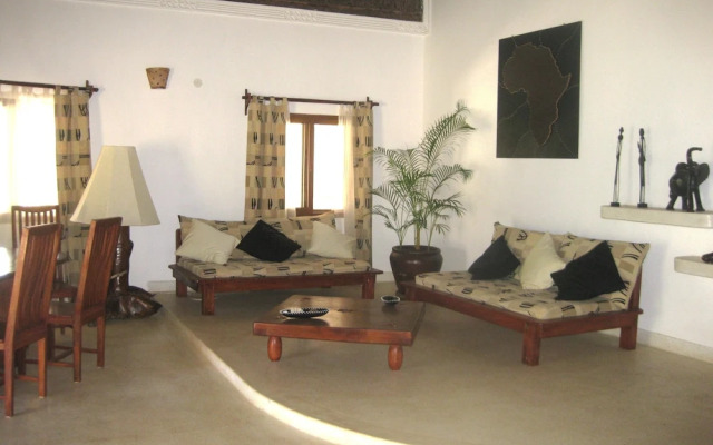Watamu Villa With Service Personnel