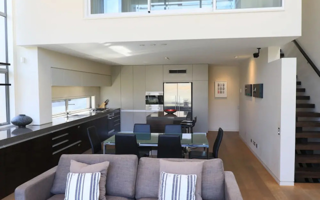 Lakeshore Springs Apartments