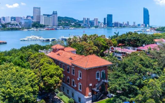 Gulangyu Baiwenxiong Hotel (Sanqiutian Wharf)