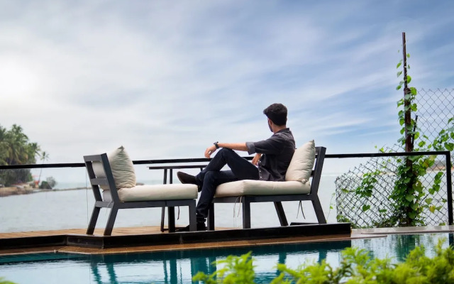 Fenicia Riverside Resort