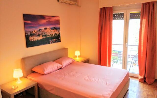 Comfortable apartment in Acropolis