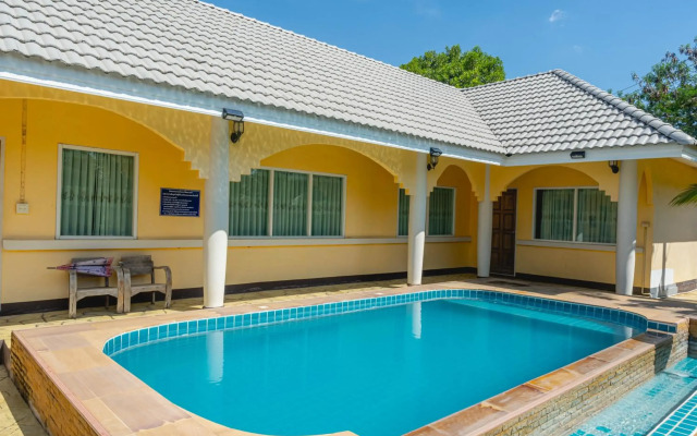 Apinya Resort Bangsarey