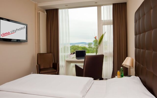 Pakat Suites Hotel