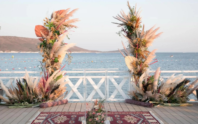 Design Plus Seya Beach Hotel