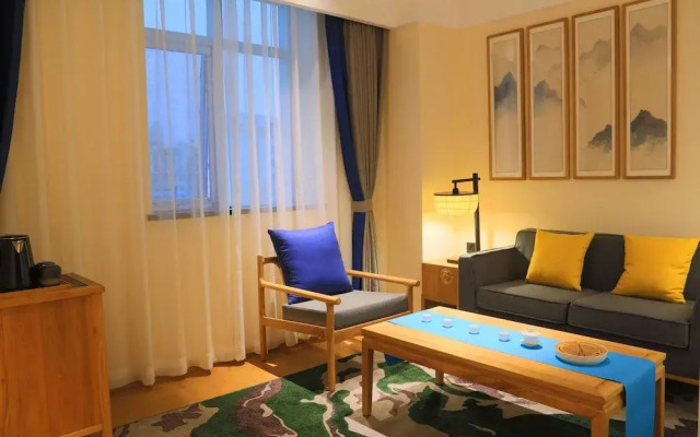 Qianxi Hotel (Zhengzhou Zhongzhou Avenue Yangjun Liu Subway Station Branch)