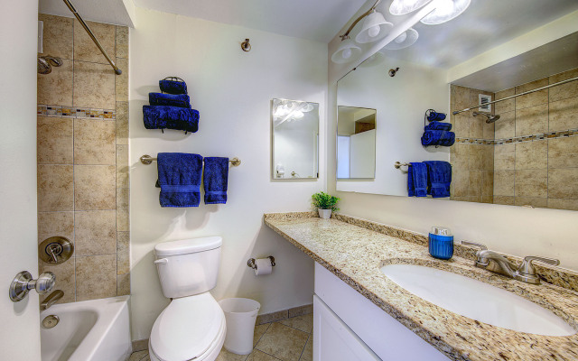Spacious Back Bay Condo with Great Amenities!