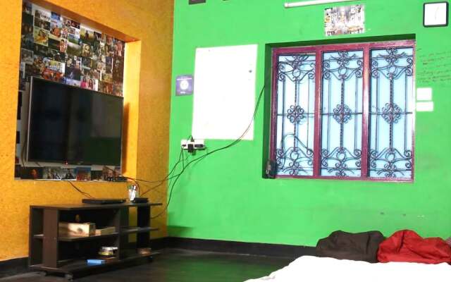 Redlollipop Hostel