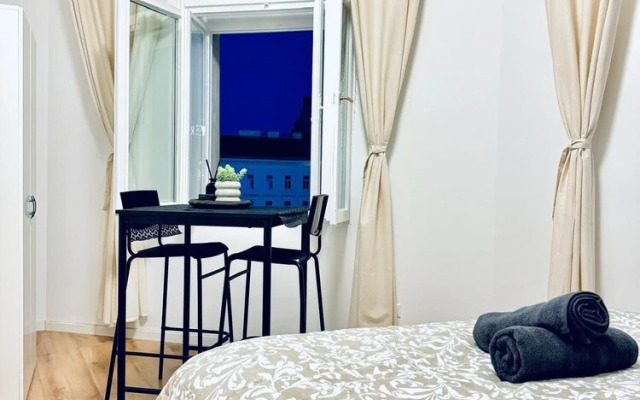 Stylish 4BR Apt Near Westbahnhof