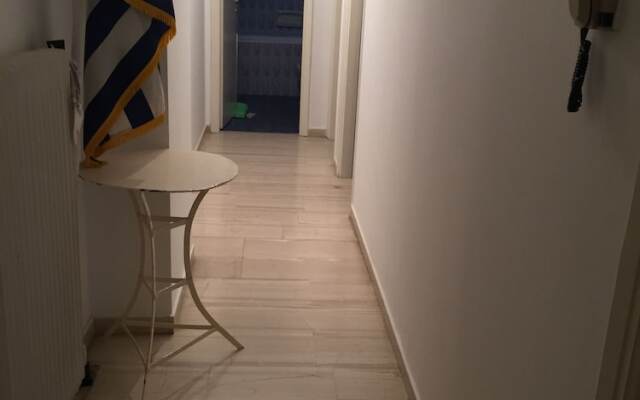 Spacious 3 Bedroom 5bed Apartment - Adults Only