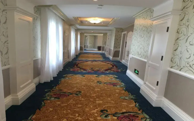 Shanghai Disneyland Hotel 