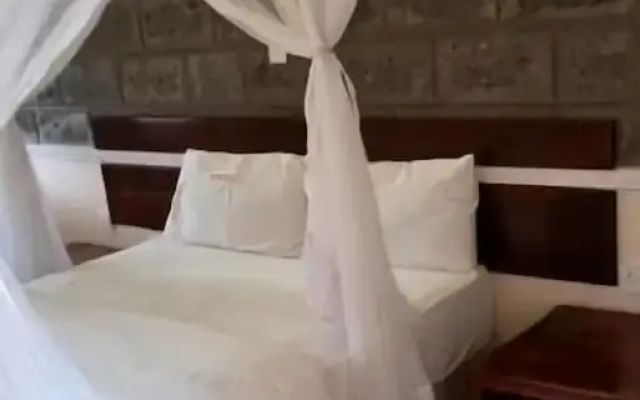 Trotters Hotel