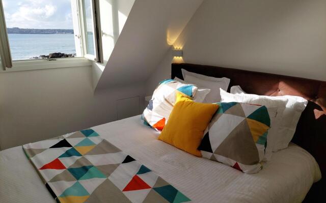 180° panoramic sea view, direct beach location, Locmaria-Plouzané