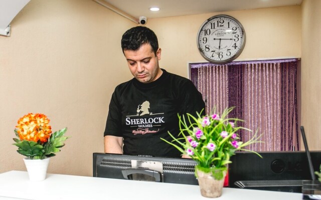 Sherlock Holmes Hostel Baku