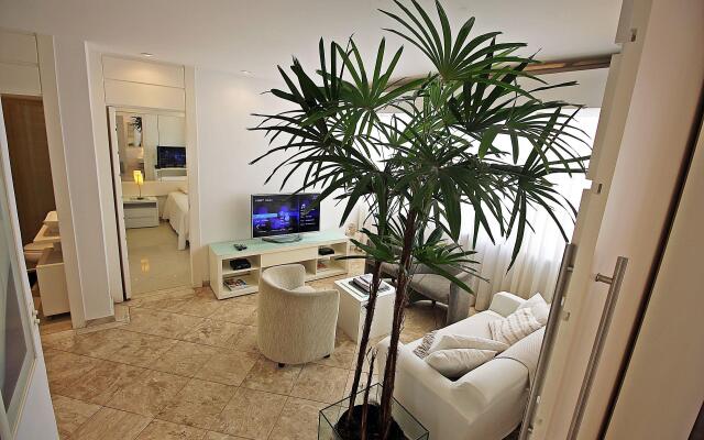 Rio Spot Homes D041A