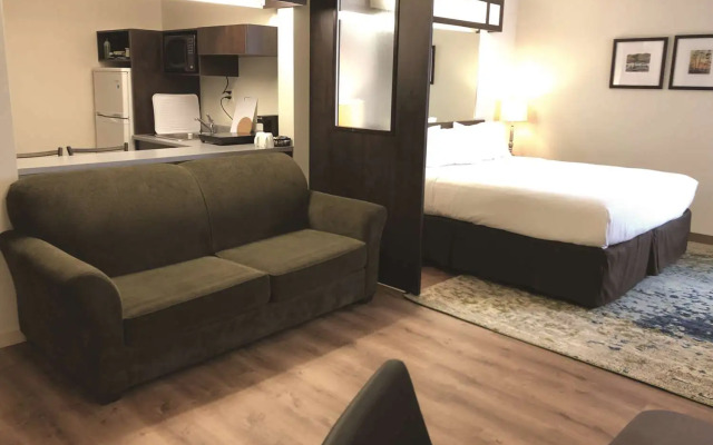Villa Inn & Suites, SureStay Collection by Best Western