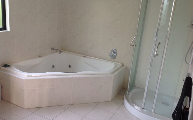 Howick Luxury Large Home
