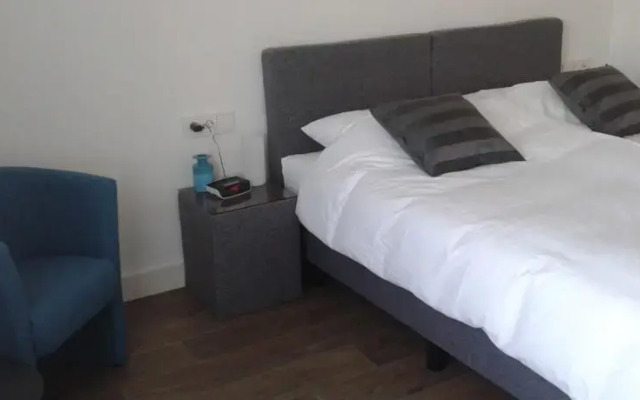 Bed & Breakfast 108