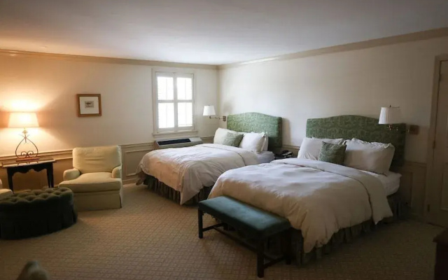Golden Plough Inn At Peddlers Village