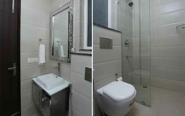 Capital O 17150 Hotel Silver Royal