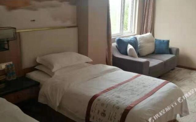 Yuxi Yuhu Hotel