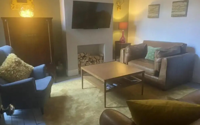Refurbished 3 Bed House in Manchester