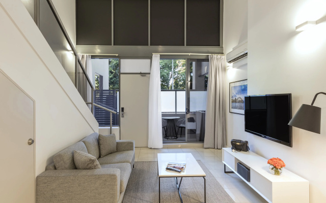 Meriton Suites Waterloo – Guest Rooms – Sydney