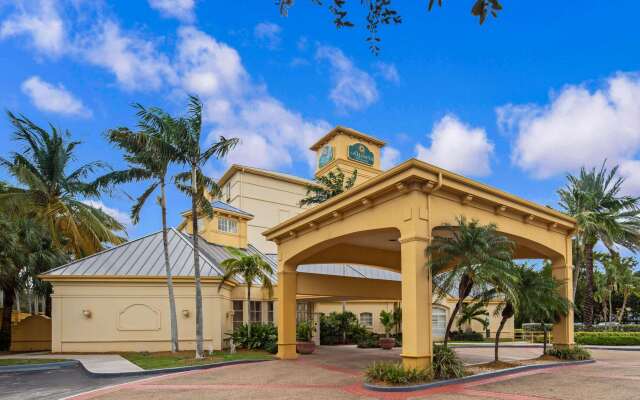 La Quinta Inn & Suites by Wyndham Miami Airport West