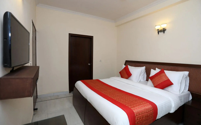 OYO 9299 DLF Phase 4