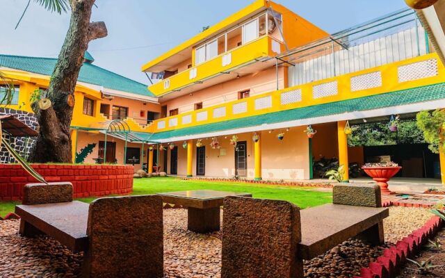 La Courtyard
