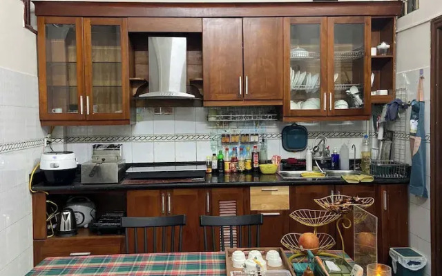 Cozy Fam Homestay in Central Hanoi - Hao Nam Street