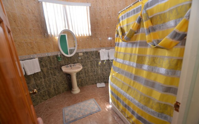 Dream Castle Villa, Montego Bay 8BR